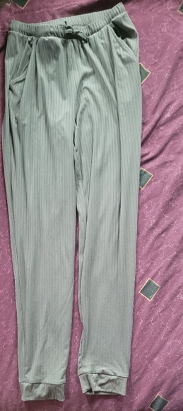 Khaki Green women's pants, from primark. Comes in extra small. - Picture 1 of 2